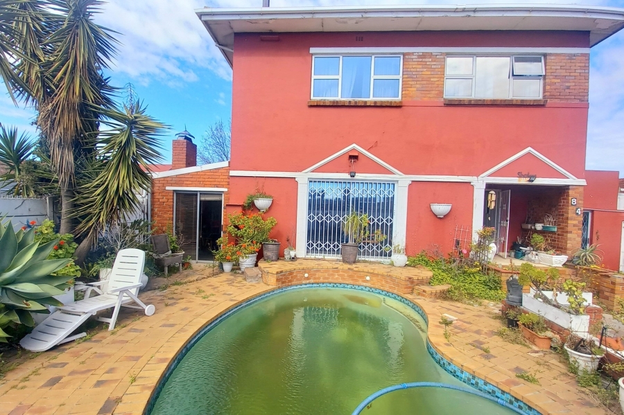 6 Bedroom Property for Sale in Maitland Western Cape